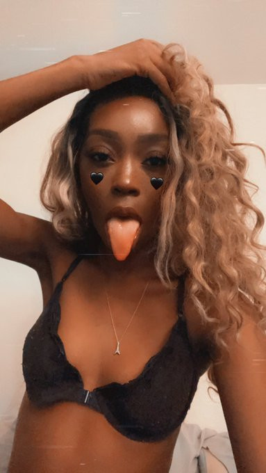 totallove23 Profile Picture